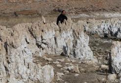 Van Gölü'ndeki dev mikrobiyalitlerin sırrı uluslararası ekiple araştırılacak