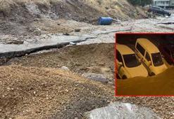 Ankara'da selde çöken yolda 20 araç hasar gördü
