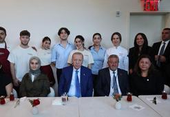 Cumhurbaşkanı Erdoğan, New York'ta kafede vatandaşlarla bir araya geldi