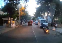 Avcılar’da motosikletten inerken düştü; otomobilin altında kalmaktan son anda kurtuldu