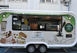 Ödemiş’te hem kafe hem afet mutfağı olan kahve karavanı