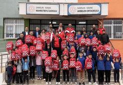 Samsun’da kırsaldaki öğrencilere Samsunspor çantası