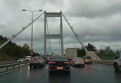 İstanbul'da haftanın ilk iş günü yağışın da etkisiyle trafik yoğunluğu oluştu