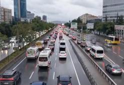 İstanbul'da haftanın ilk iş günü yağışın da etkisiyle trafik yoğunluğu oluştu