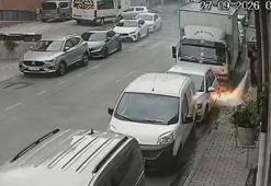 Kağıthane’de yeraltı elektrik kablolarında patlama: Aracını son anda kurtardı