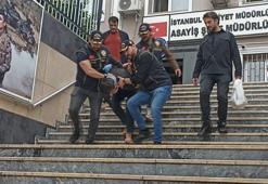 Eyüpsultan Camii'nde havaya 4 el ateş açtı; tartışma yüzüne tükürülmesiyle başlamış