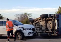 İçinde çocukla birlikte kaçırdığı otomobille yayaya ve 2 araca çarptı; 3 yaralı