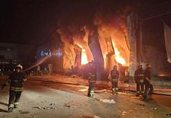 Adana'da sebze halinde yangın; 22 iş yeri zarar gördü
