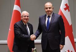 Bakan Güler, Gürcistan Başbakan Yardımcısı ve Savunma Bakanı Chikovani ile görüştü