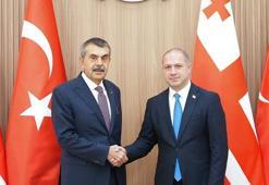 Bakan Tekin, Gürcistan Eğitim, Bilim ve Gençlik Bakanı Mikanadze ile görüştü