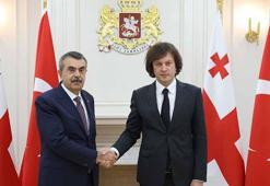 Bakan Tekin, Gürcistan Başbakanı Kobakhidze ile görüştü