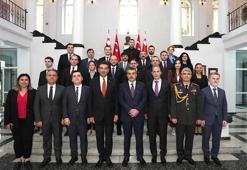 Bakan Tekin, Türkiye'nin Tiflis Büyükelçiliği'ni ziyaret etti