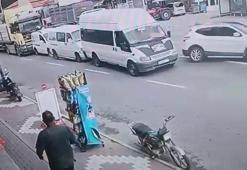 4 aracın karıştığı zincirleme kaza kamerada