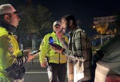 Alkolmetreyi üflemedi, kimlik numarasını soran polise, 'okumam yazmak yok’ dedi