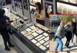 Oyuncak tabancayla kuyumcuyu soymak isteyen şüpheli yakalandı
