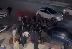 Otomobille çarpışan motosiklet, kontrolden çıkarak park halindeki başka otomobile çarptı: 2 yaralı