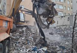 Maltepe’de çöken binada 5 kişi hayatını kaybetti; enkaz kaldırma çalışmaları sürüyor