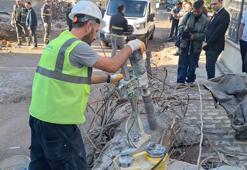 Maltepe'de 3 katı çöken binadan incelenmek üzere örnekler alındı