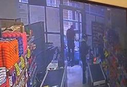 Şişli’de otomobil marketten çıkan müşteriye çarptı
