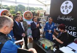 Bakan Kacır, Uluslararası Uzay Kongresi (IAC 2026) kapsamında ülkemizde bulunan astronotlarla birlikte Anadolu Pazarı’nı ziyaret etti