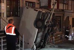 Şişli'de minibüs bina boşluğuna düştü: 1 yaralı