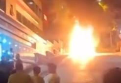 Eyüpsultan'da seyir halindeki hafif ticari araç alev alev yandı