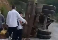 Düzce'de traktör römorku devrildi: 11 yaralı