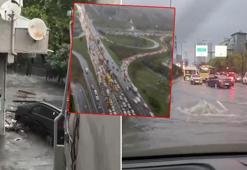 İstanbul'da sağanak etkili oluyor; yollar göle döndü