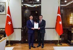 Cumhurbaşkanı Yardımcısı Yılmaz, Japonya Devlet Bakanı Nakasone ile görüştü