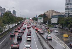 Kadıköy'de sağanak sonrası trafik yoğunluğu