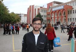 Görme engelli Abdülkadir, mezun olduğu okula öğretmen oldu