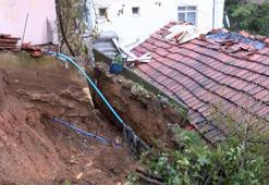 Beykoz’da istinat duvarı çöktü; 3 katlı bina tahliye edilecek