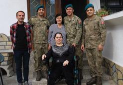 Mehmetçik'ten Kosova’da özel gereksinimli bireye akülü tekerlekli sandalye
