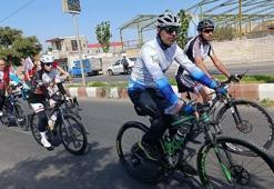 İran'da öldürülen çocuklar için 2 bin 865 kilometre pedal çevirdiler