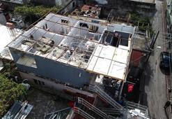 Kuvvetli rüzgarda çatısı uçan evin sahibi: Deprem oldu sandık