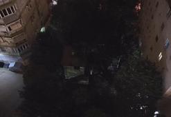 Kadıköy’de 3 katlı ahşap köşkte yangın