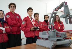 Geliştirdikleri paletli kargo taşıma robotuyla TEKNOFEST’te birinci oldular