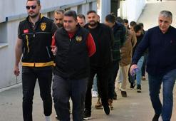 Adana merkezli 7 ilde kurgu trafik kazalarıyla sigorta şirketlerini dolandıran 80 şüpheli adliyede