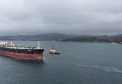 Sarıyer açıklarında karaya oturan ‘BANDA’ isimli tanker İstanbul Boğazı'ndan geçirildi