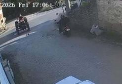 Motosiklet, traktöre ardından durağa çarptı; sürücünün ağır yaralandığı kaza kamerada
