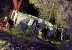 Minibüs şarampole devrildi: 15 yaralı