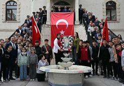 Demirci'de 98 yıl önceki Cumhuriyet karesi yeniden canlandırıldı