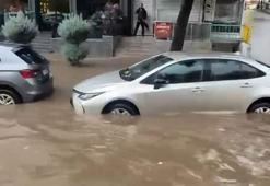 Diyarbakır'da sağanak; yollar göle döndü, su baskınları yaşandı