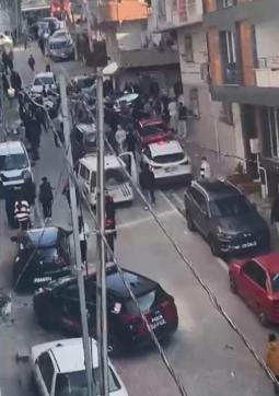 Esenyurt’ta düğünde takı töreni kavgası kamerada