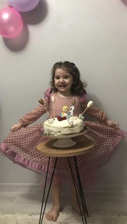 3 yaşındaki Rüveyda hayatını kaybetti, ailesi doktor ve hastane hakkında suç duyurusunda bulundu