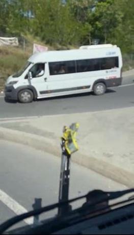 Başakşehirde trafikte tartıştığı TIR şoförüne sandalyeyle saldırdı