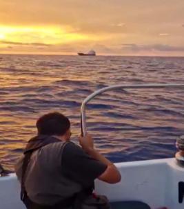 Arızalanan Sumud teknesindeki aktivistlere Türk Donanması yardımcı oldu