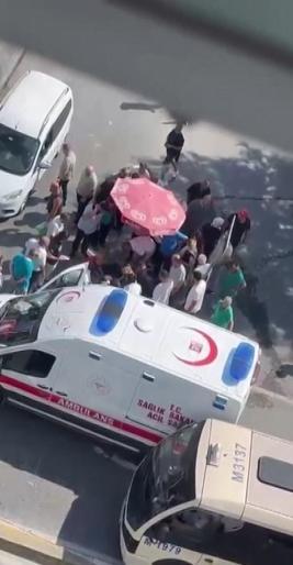 Bahçelievlerde minibüste, husumetli olduğu şoförü vurup kaçtı