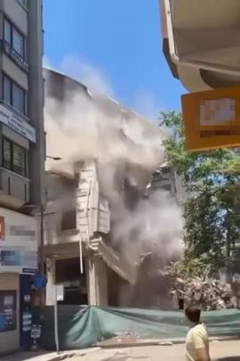 Yıkımı yapılan 9 katlı binada çökme meydana geldi