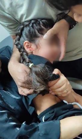 Çocuğun kulağından canlı kene çıkarıldı